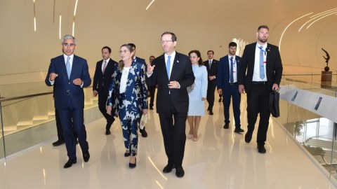 İsrail Prezidenti və xanımı Heydər Əliyev Mərkəzində  - FOTOLAR