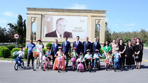 İcra başçısı və deputat şəhid övladlarını təbrik etdi - FOTOLAR