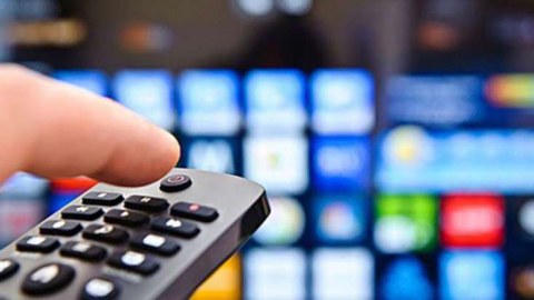 Əhali televiziyalarda nəyi izləyir? - SORĞU
