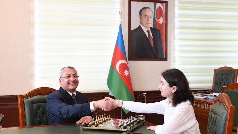 Komitə sədri ilə uşaqlar arasında maraqlı debüt - Oyunun qalibi…