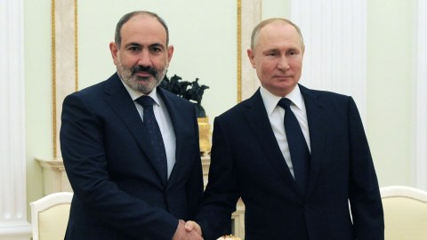 Putindən Paşinyana: Ümid edirəm ki, birgə işi davam etdirəcəyik 