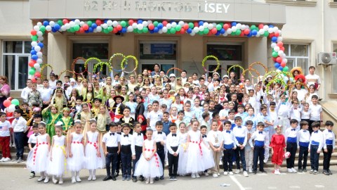 62 nömrəli məktəb-liseydə uşaq bayramı - FOTOLAR