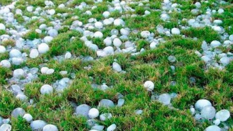 Güclü külək, dolu - Nazirlikdən hava açıqlaması