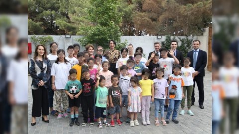 Ombudsman sığınacaqda yaşayan uşaqlarla görüşdü
