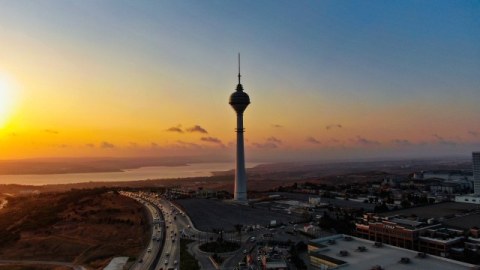 İstanbulda 55 milyonluq qüllə satışa çıxarılır