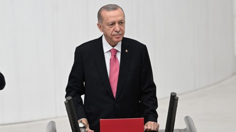 Ərdoğan Türkiyənin yeni Prezidenti kimi AND İÇDİ
