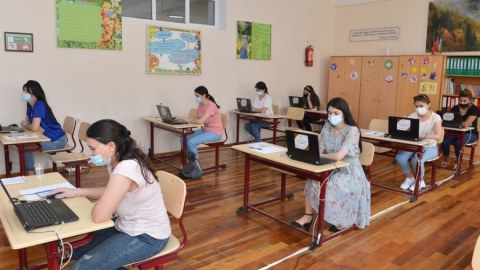 8000 müəllimin iş yeri dəyişdirilib