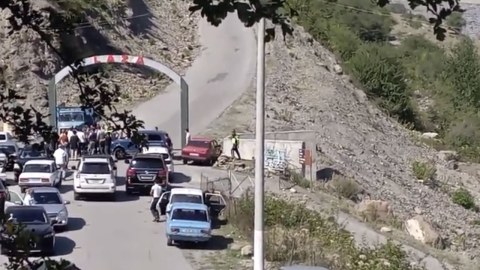 Laza kəndinə alternativ yolla hərəkət bərpa olundu