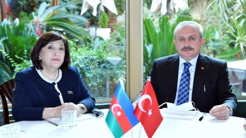 Sahibə Qafarova Mustafa Şentopa məktub göndərdi
