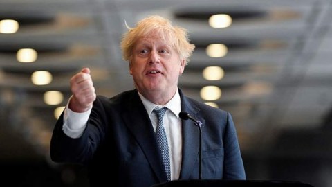 Boris Conson deputatlıqdan istefa verdi