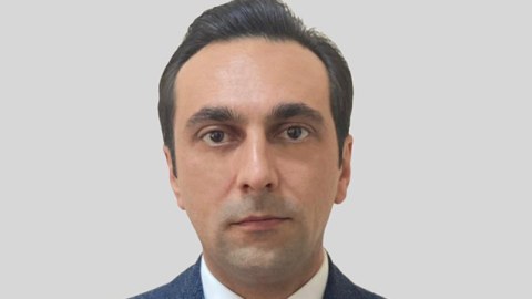 Yüksək vəzifəli məmur qəfil vəfat etdi