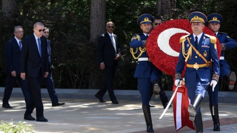 Ərdoğan Heydər Əliyevin məzarını ziyarət edib - FOTOLAR