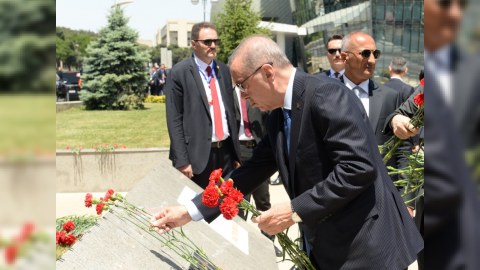 Ərdoğan Şəhidlər xiyabanında- FOTOLAR