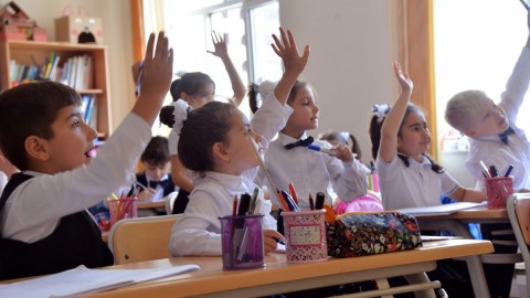 Bakıda 48 mindən çox şagirdin yerdəyişməsi aparılıb