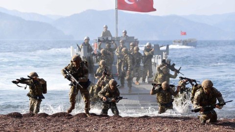 Türkiyə ilə müharibə astanasında idik - Sabiq nazir