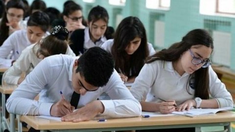 Bazar günü Azərbaycan dili imtahanı var