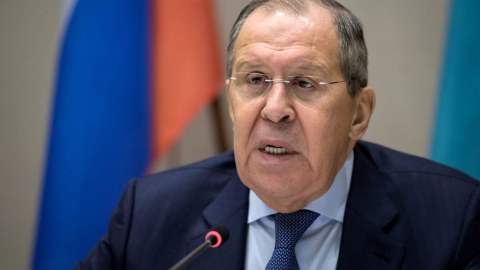 Lavrov Belarusa gedir