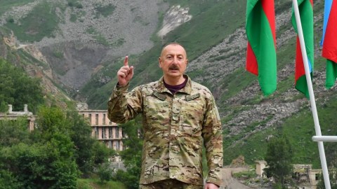 Prezident: Güclü hərbi potensial müstəqilliyin qarantıdır