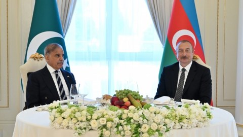 Şahbaz Şərifin şərəfinə rəsmi lanç verildi