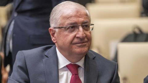 Yaşar Güler fransalı həmkarı ilə danışıqlar apardı 