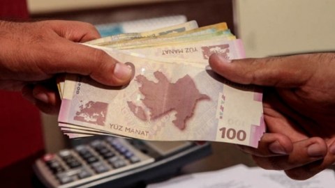 Muzdla çalışanlarda orta aylıq əməkhaqqının məbləği açıqlandı