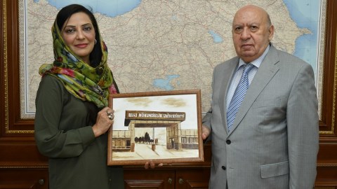 Rektor Pakistanın Milli Universitetinin nümayəndəsi ilə görüşüb