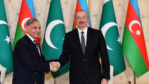 İlham Əliyev Şahbaz Şəriflə rus dilində danışdı - Maraqlı görüntülər