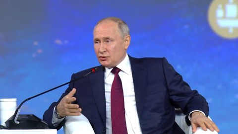 Nüvə silahlarının ilk partiyası Belarusa çatdırılıb - Putin