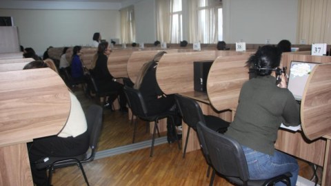 Danışıq bloku üzrə imtahanlar başa çatır