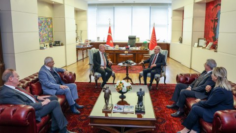Özdağ Kılıçdaroğlunun qəbuluna gəldi