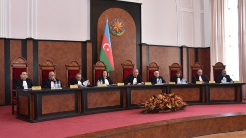 Konstitusiya Məhkəməsinin hakimlərinə aid yaş senzi ləğv olunur