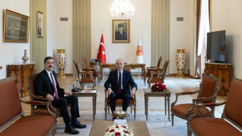 Kurtulmuş Fəhlə Partiyasının sədri ilə görüşdü