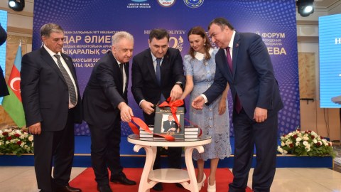 Almatıda Heydər Əliyevin 100 illiyinə həsr olunan forum - FOTO