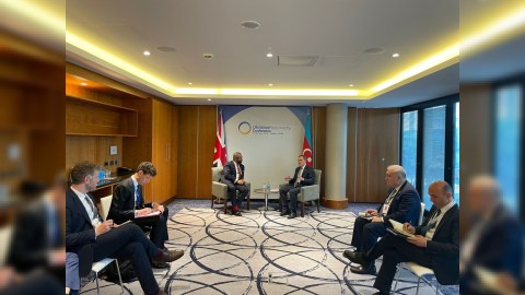 Ceyhun Bayramov britaniyalı həmkarı ilə görüşdü - FOTO
