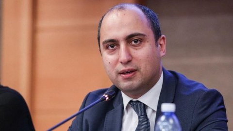 Nazirdən alimlərə ÇAĞIRIŞ: Hər şeylə məşğul olmayın!