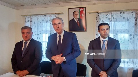 Komissiya üzvləri Söyüdlü sakinləri ilə görüşdülər - YENİLƏNİB (FOTOLAR)