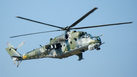 Belarusda hərbi helikopter insidenti - Ekipaj üzvləri yaralandı