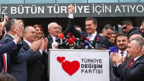 Sarıgülün partiyası rəsmən CHP-yə birləşdi - YENİLƏNİB