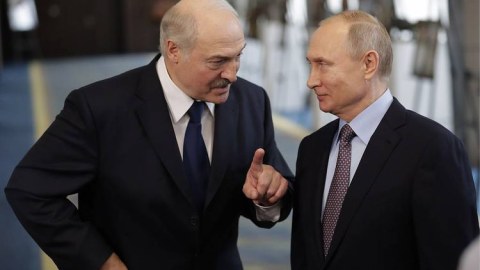 Putin Lukaşenko ilə danışdı - Qiyam müzakirəsi