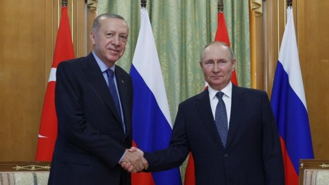 Putin Ərdoğanla danışıqlar apardı
