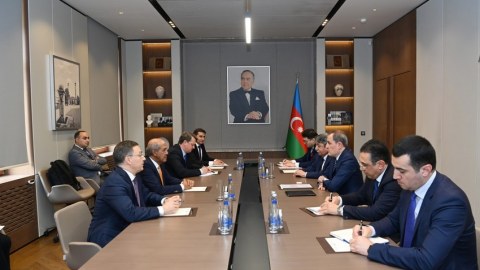 Ceyhun Bayramov beynəlxalq təşkilatın rəsmisi ilə görüşdü 