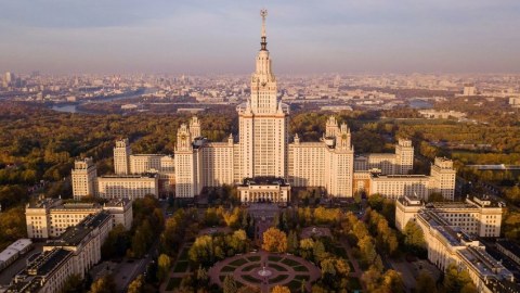 Moskvada universitetlər distant təhsilə KEÇİR