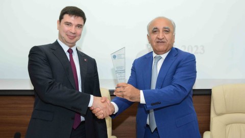 Kapital Bank-la UNEC arasında yeni memorandum imzalandı