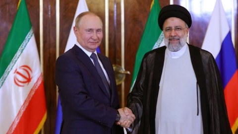 Rəisi dəstək üçün Putinə zəng vurdu