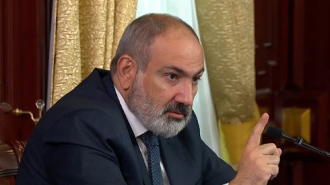 Paşinyan Ermənistanın xarici siyasəti və ordudan DANIŞDI