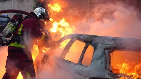 Parisdə növbəti polis zorakılığı - 17 yaşlı gənc öldürüldü