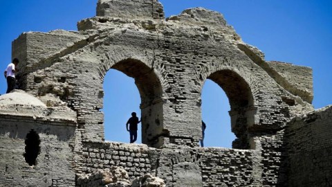 Quraqlıq səbəbindən XVI əsrə aid kilsə tam üzə çıxdı - FOTO