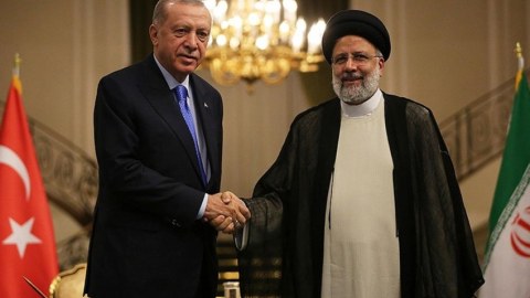 Ərdoğan İbrahim Rəisi ilə regionu müzakirə etdi 