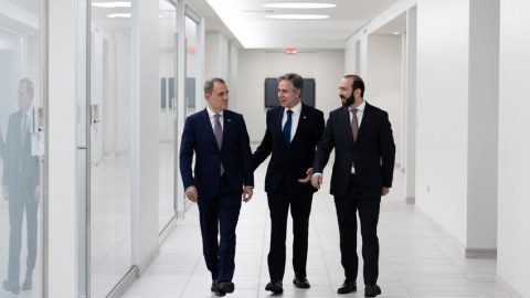 Blinkenin XİN başçıları ilə görüşü başlayıb