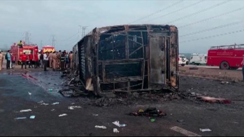 25 nəfər avtobusda yanaraq öldü
